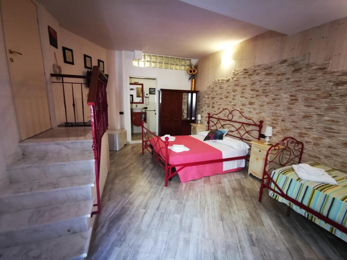 Michela Rooms Riomaggiore Esterno foto