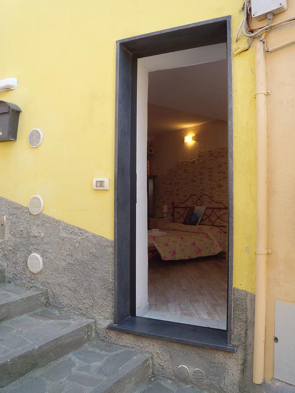 Michela Rooms Riomaggiore Esterno foto